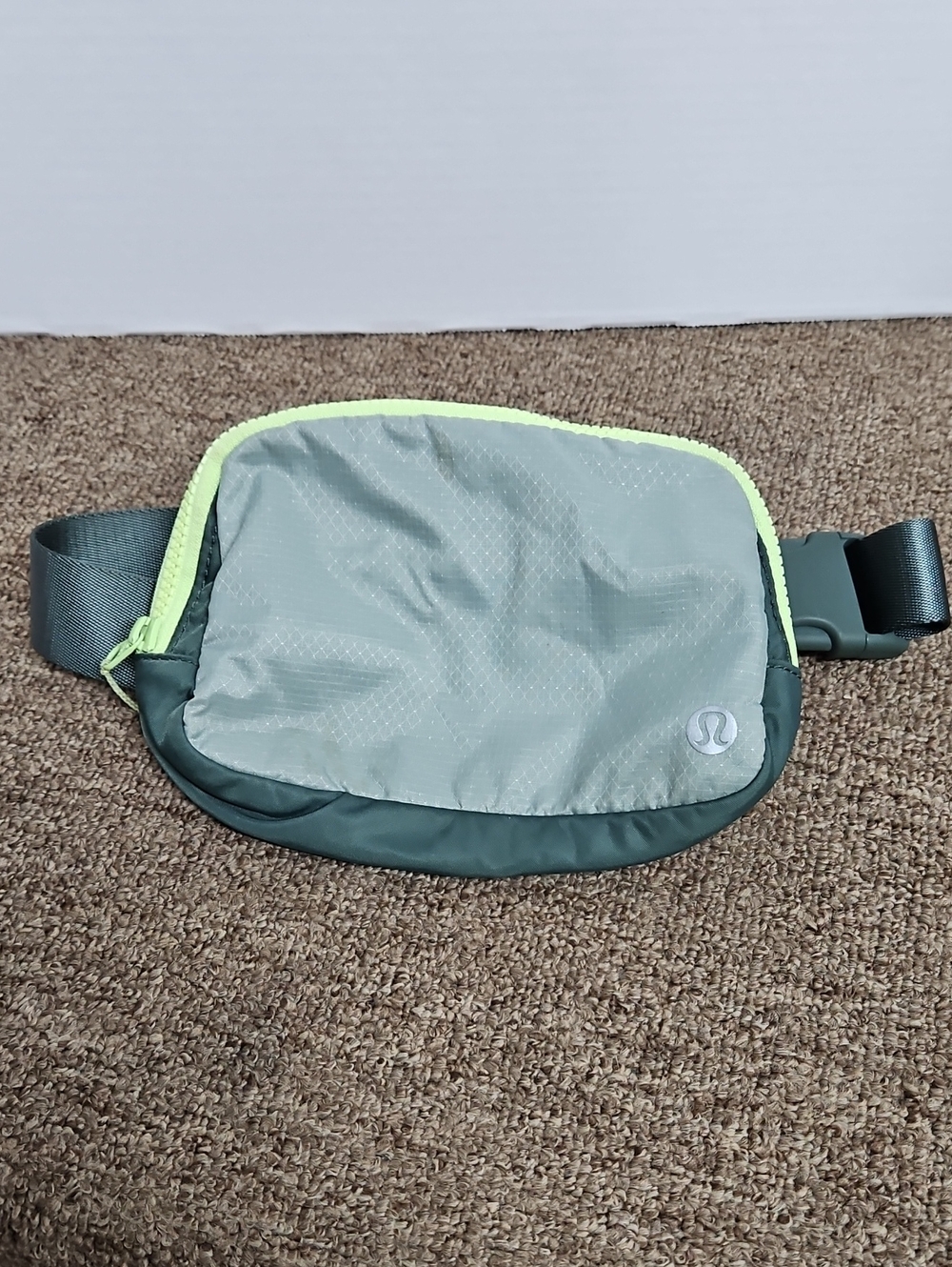 Lululemon Everywhere Green & Neon Yellow Belt Bag Fanny Pack Purse